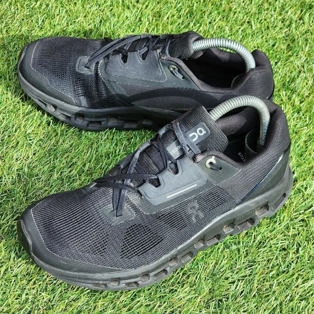 ON CLOUDSTRATUS - Womens Sneakers - SIZE 8.5